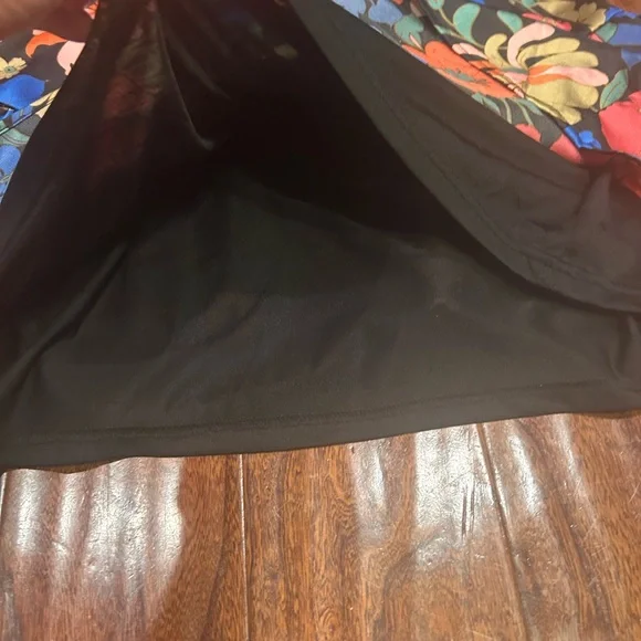 Entro small Floral printed Puff/ruffled Sleeve tiered skirt V- neck mini Dress - Picture 4 of 5